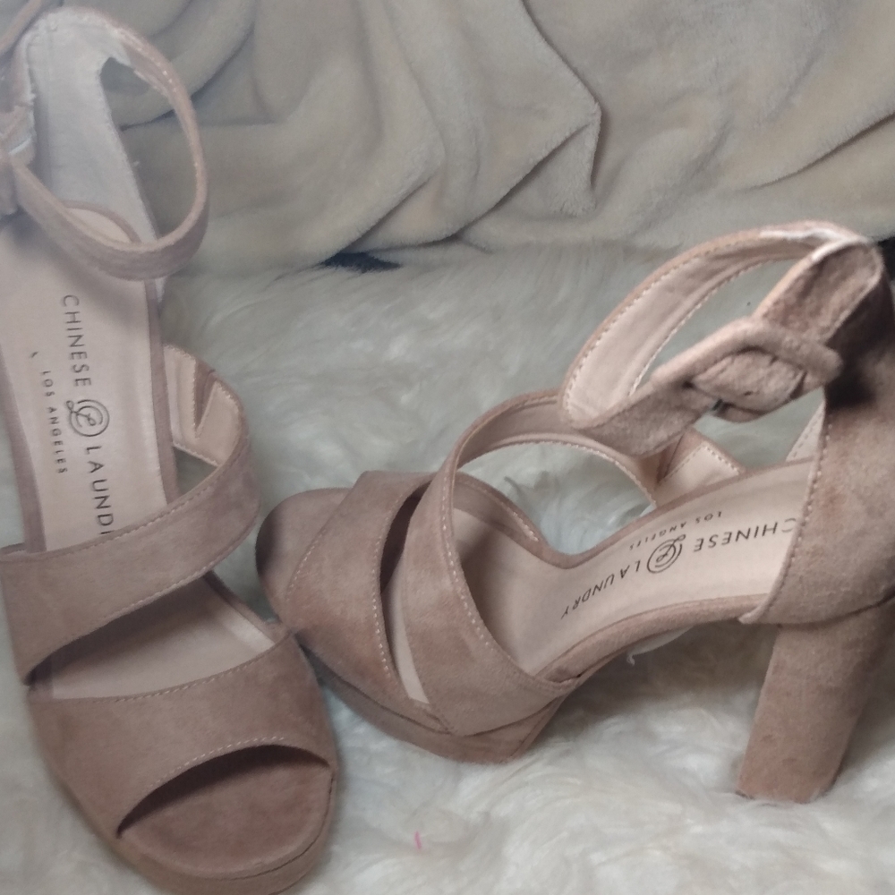 Heels - Picture 2 of 6